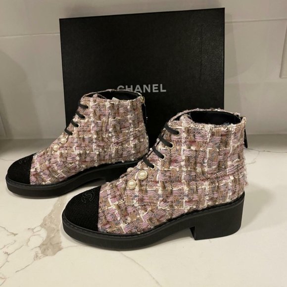 CHANEL 20B Tweed Fabric Cap Toe Pearl Lace Up Ankle Bootie Boots Shoes - Picture 1 of 12